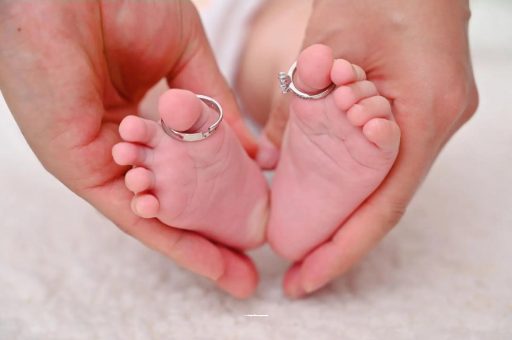 靖边宝宝和宝贝哪个更爱